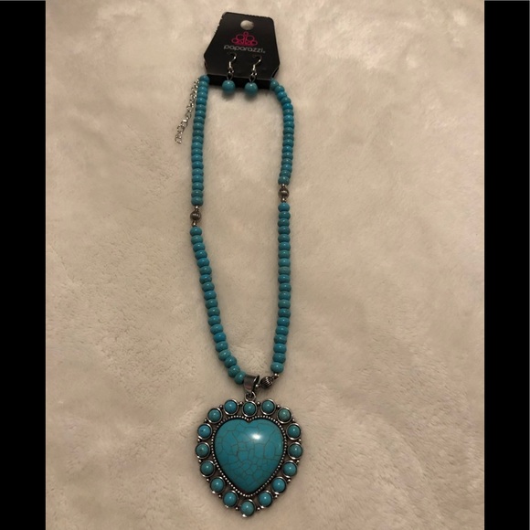 Paparazzi A heart of stone blue necklace with earrings